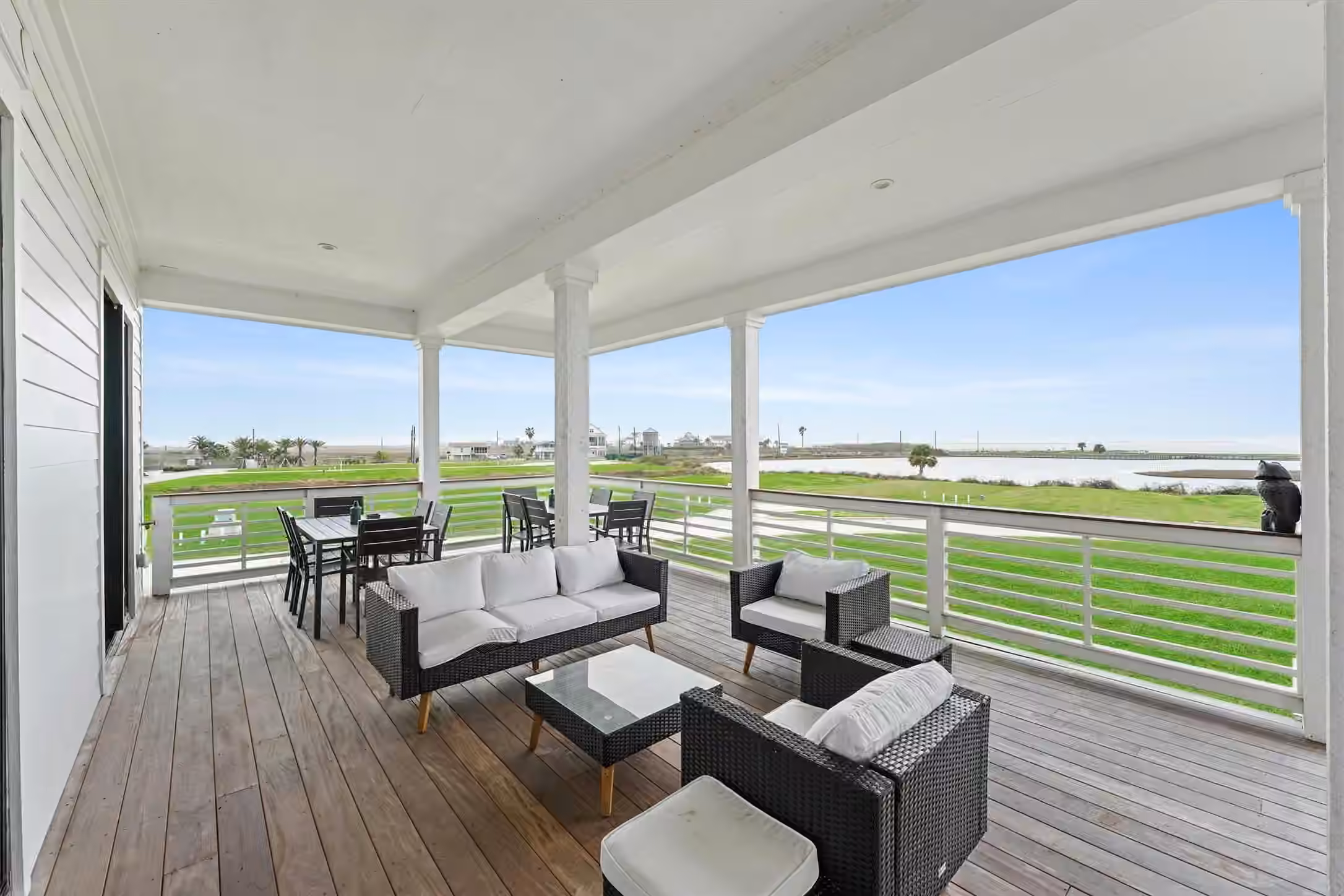Photo 4 of 10818 Sweetwater Cove Boulevard, Galveston, TX
