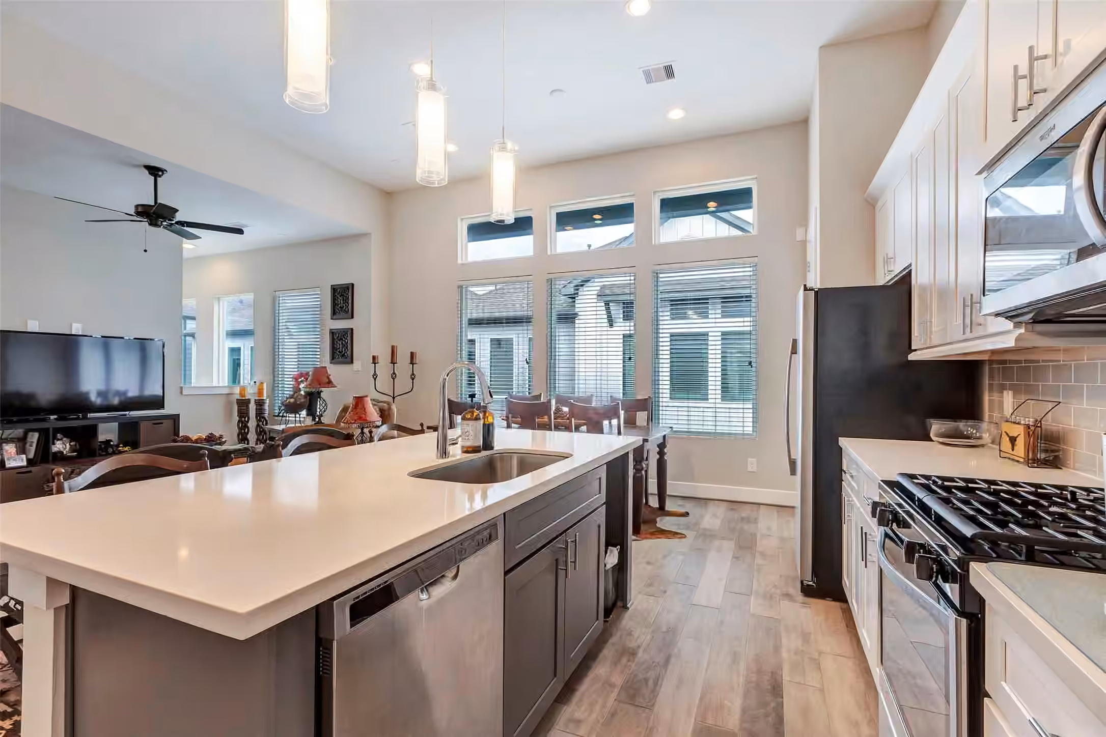 Photo 6 of 4450 W Tidwell Road C, Houston, TX