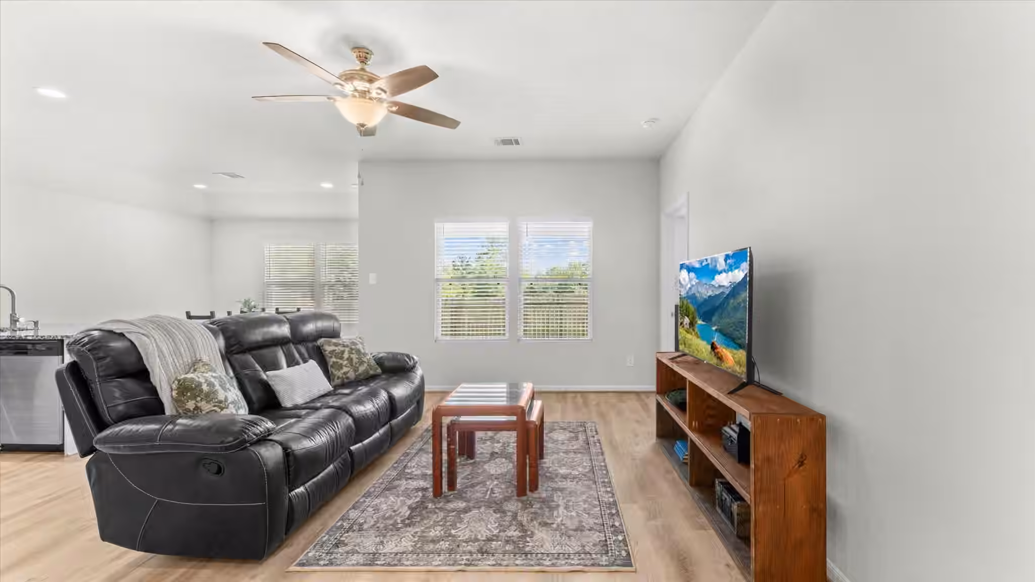 Photo 7 of 304 Del Monte Drive, Huntsville, TX