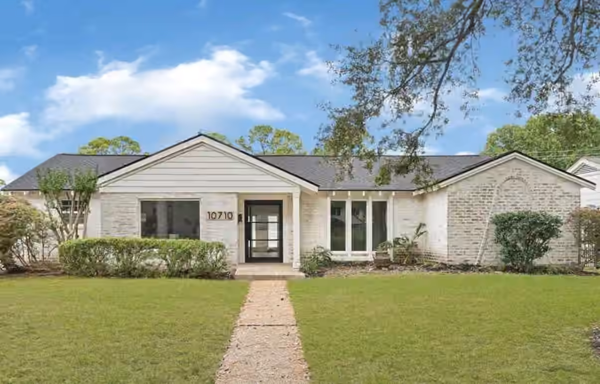 Photo of 10710 Candlewood Drive, Houston, TX