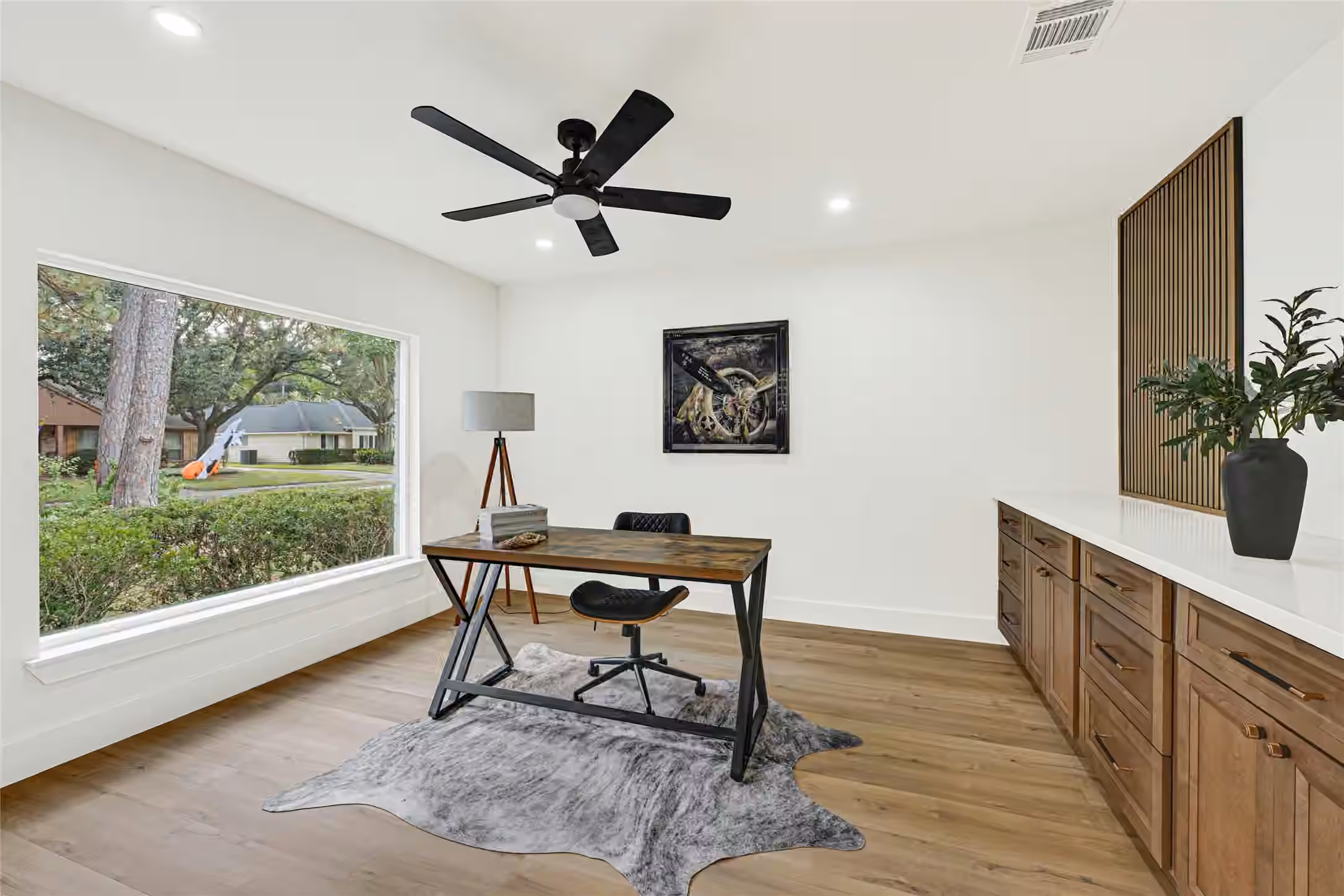Photo 3 of 10710 Candlewood Drive, Houston, TX