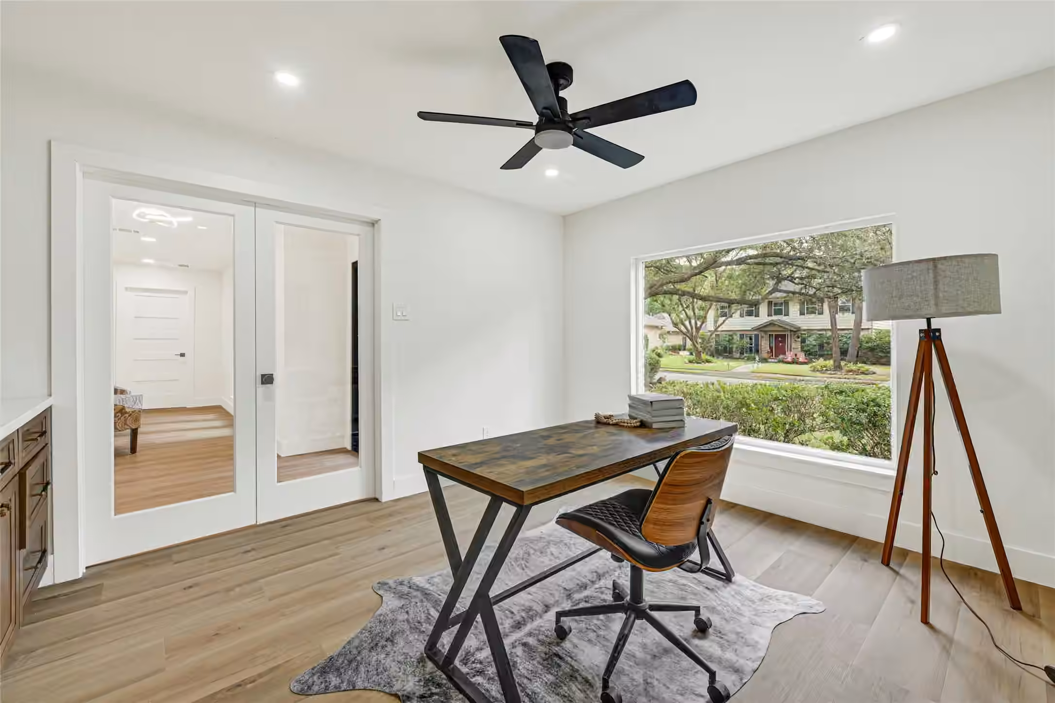 Photo 4 of 10710 Candlewood Drive, Houston, TX