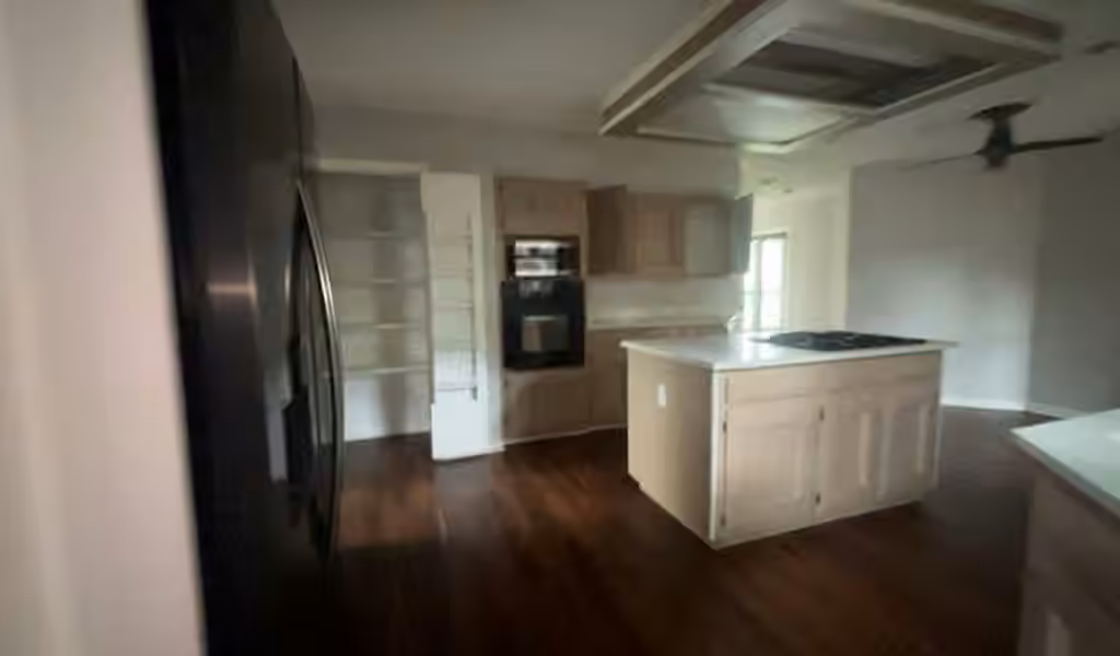 Photo 4 of 18519 Walden Forest Drive, Humble, TX