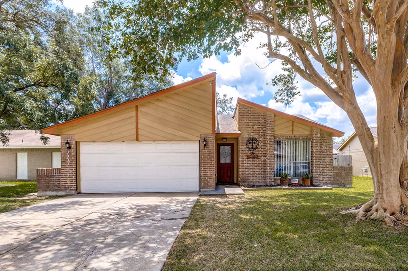 Photo of 10930 Maple Rock Drive, Humble, TX 77396