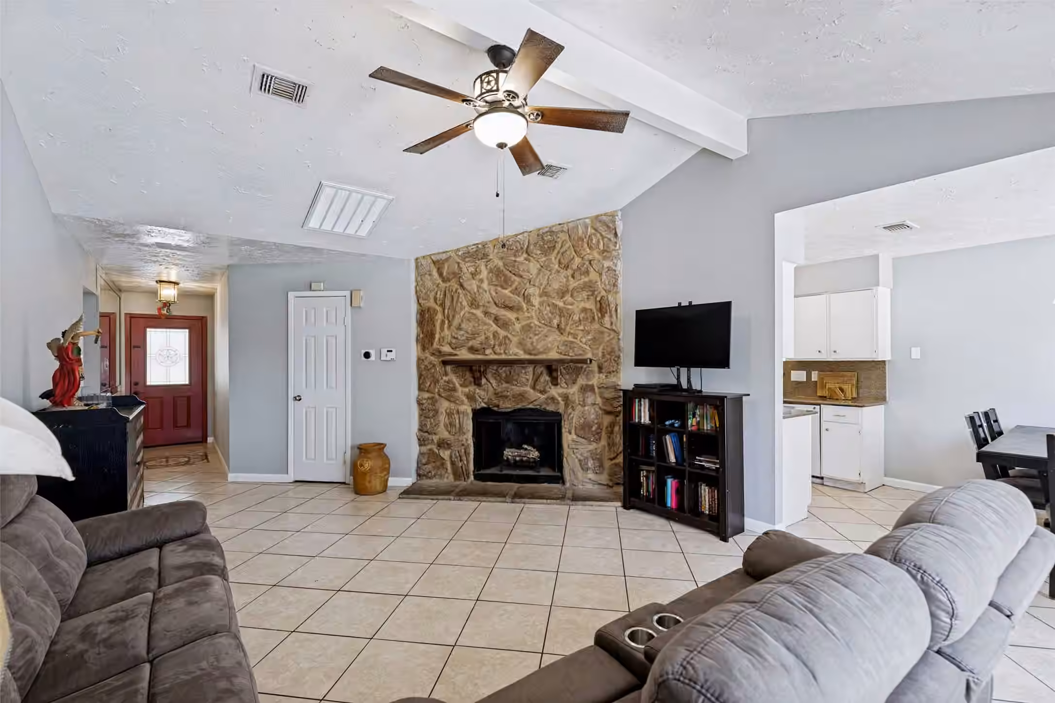 Photo 7 of 10930 Maple Rock Drive, Humble, TX