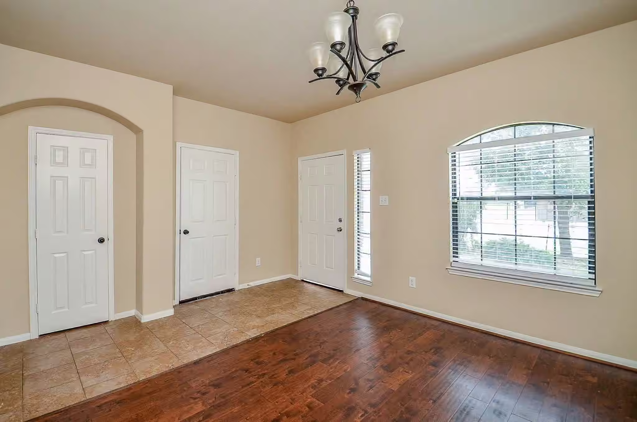 Photo 3 of 5703 Round Robin Drive, Katy, TX