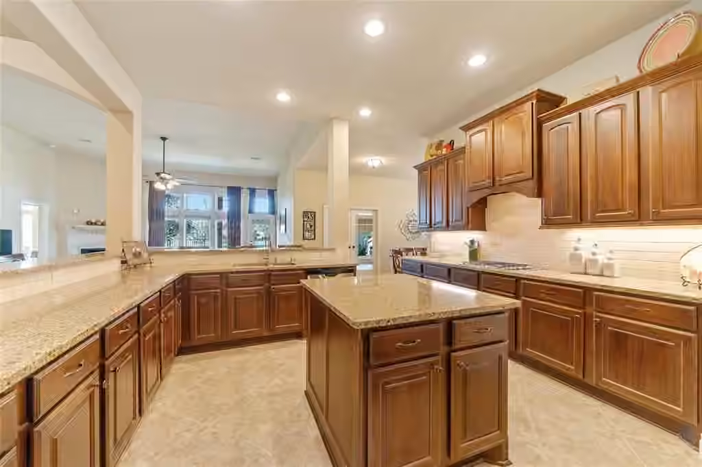Photo 4 of 2408 Evening Star Drive, Pearland, TX