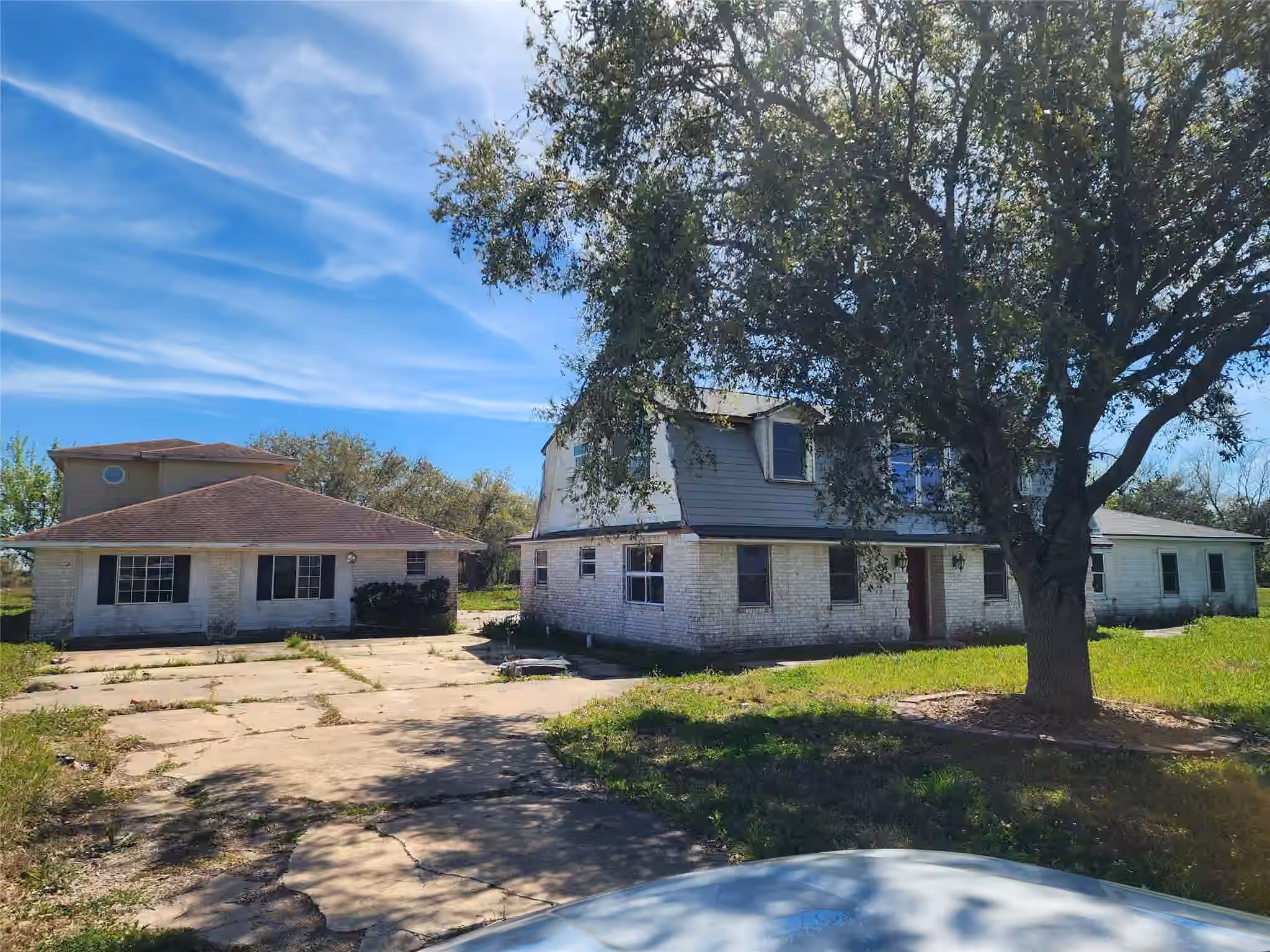 Photo 3 of 1118 County Road 47, Angleton, TX
