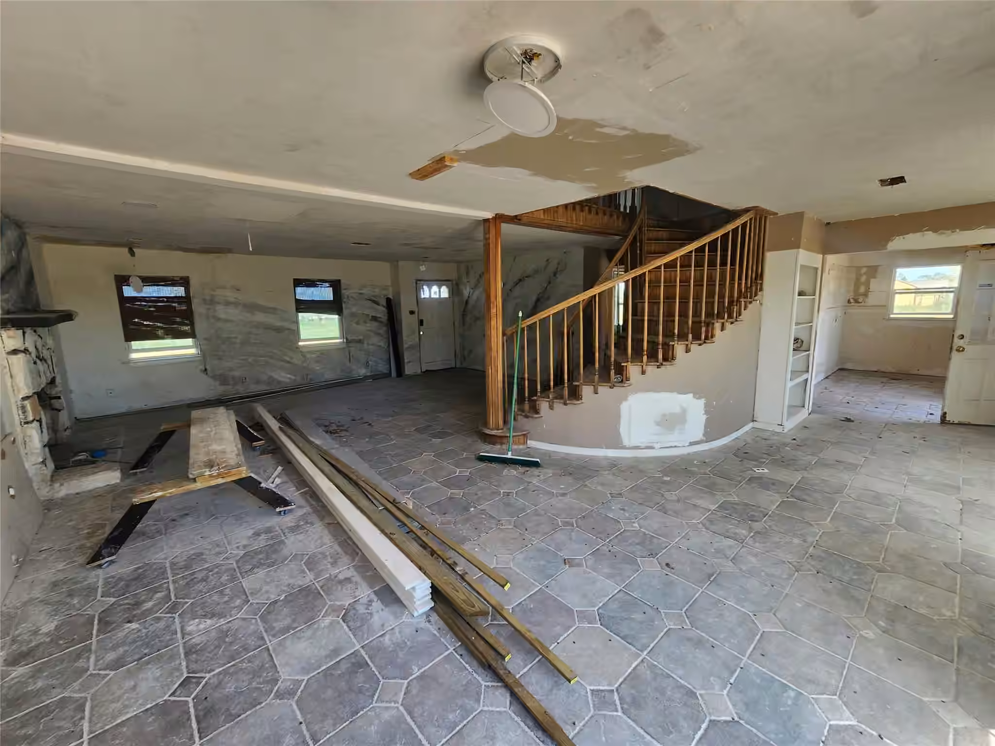 Photo 4 of 1118 County Road 47, Angleton, TX