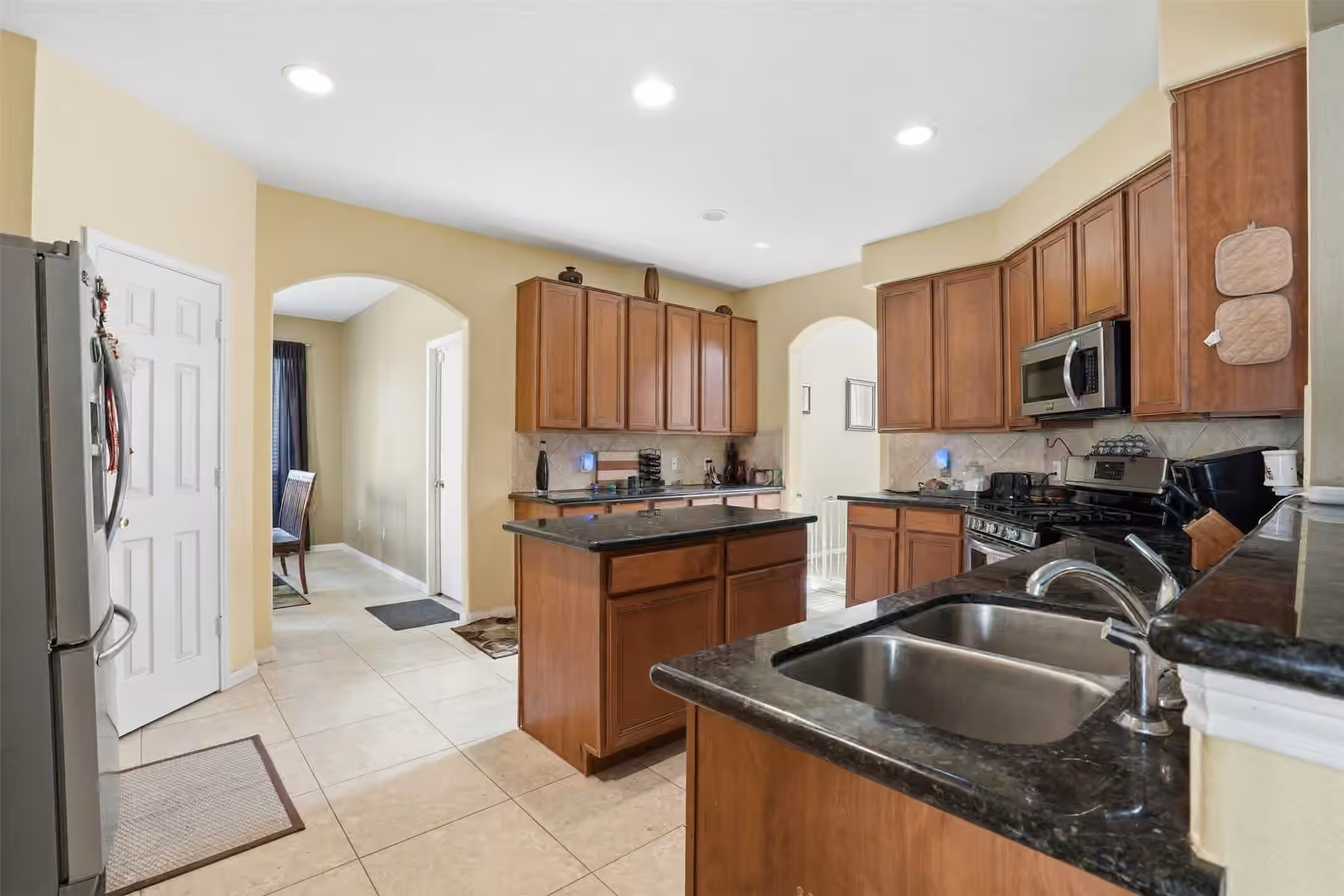 Photo 5 of 16134 Cypress Point Drive, Cypress, TX