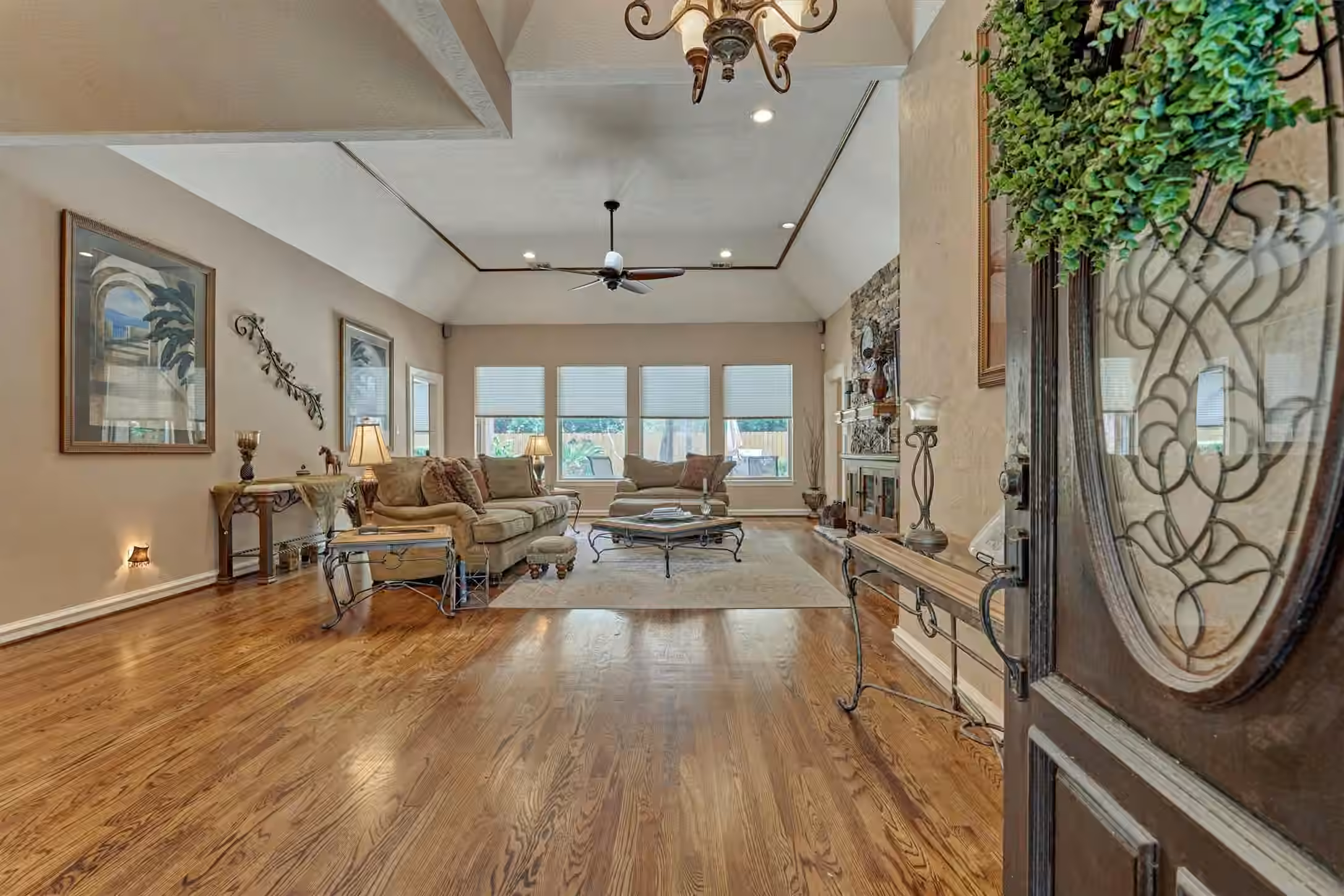 Photo 4 of 423 Pine Edge Drive, Spring, TX