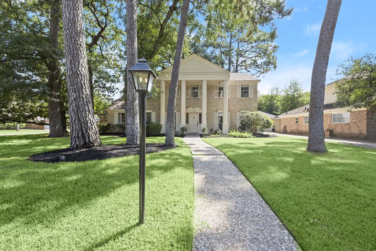 Photo of 13730 Hambleton Circle, Houston, TX
