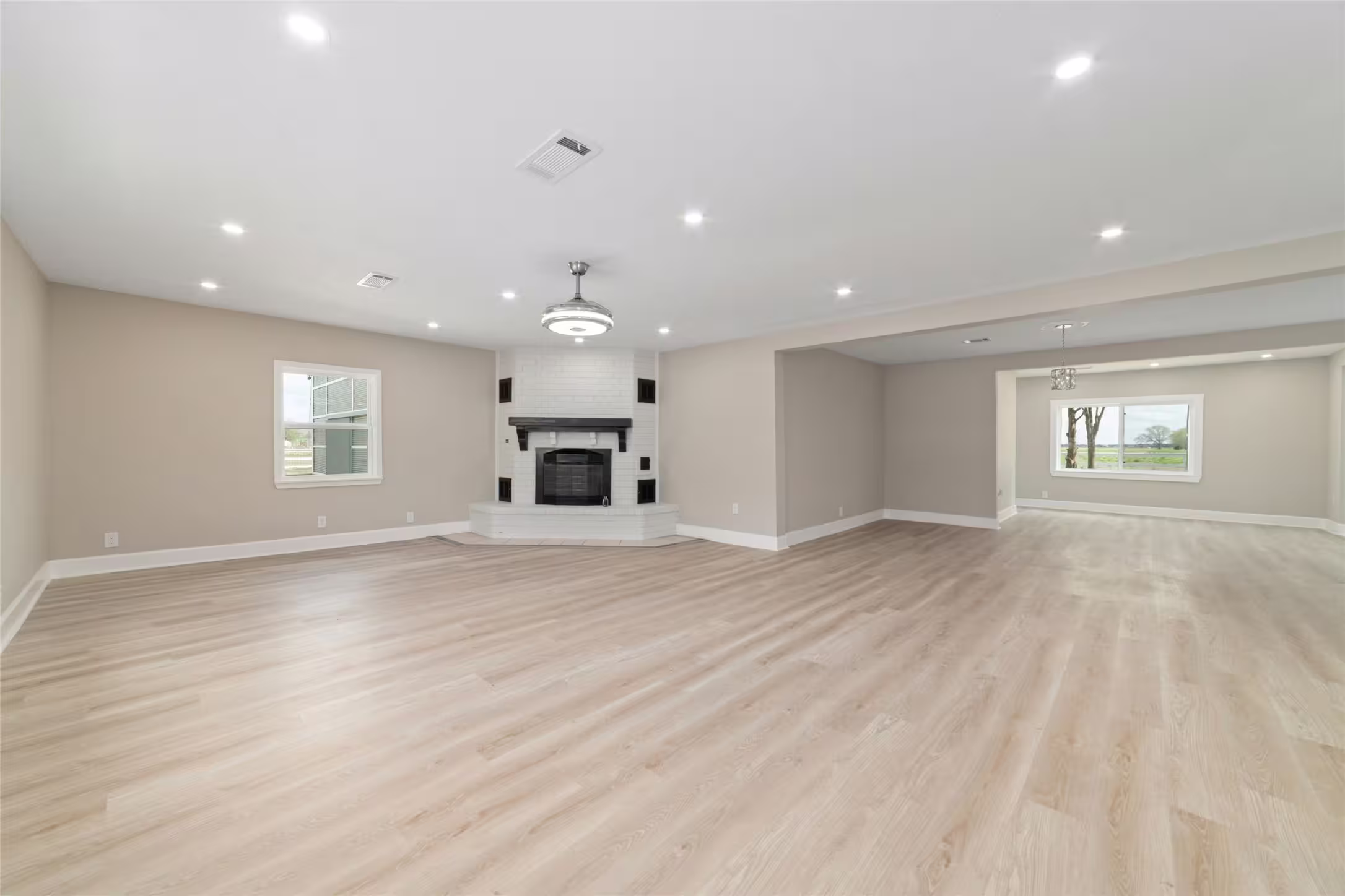 Photo 3 of 13431 Vrlla Road, Guy, TX