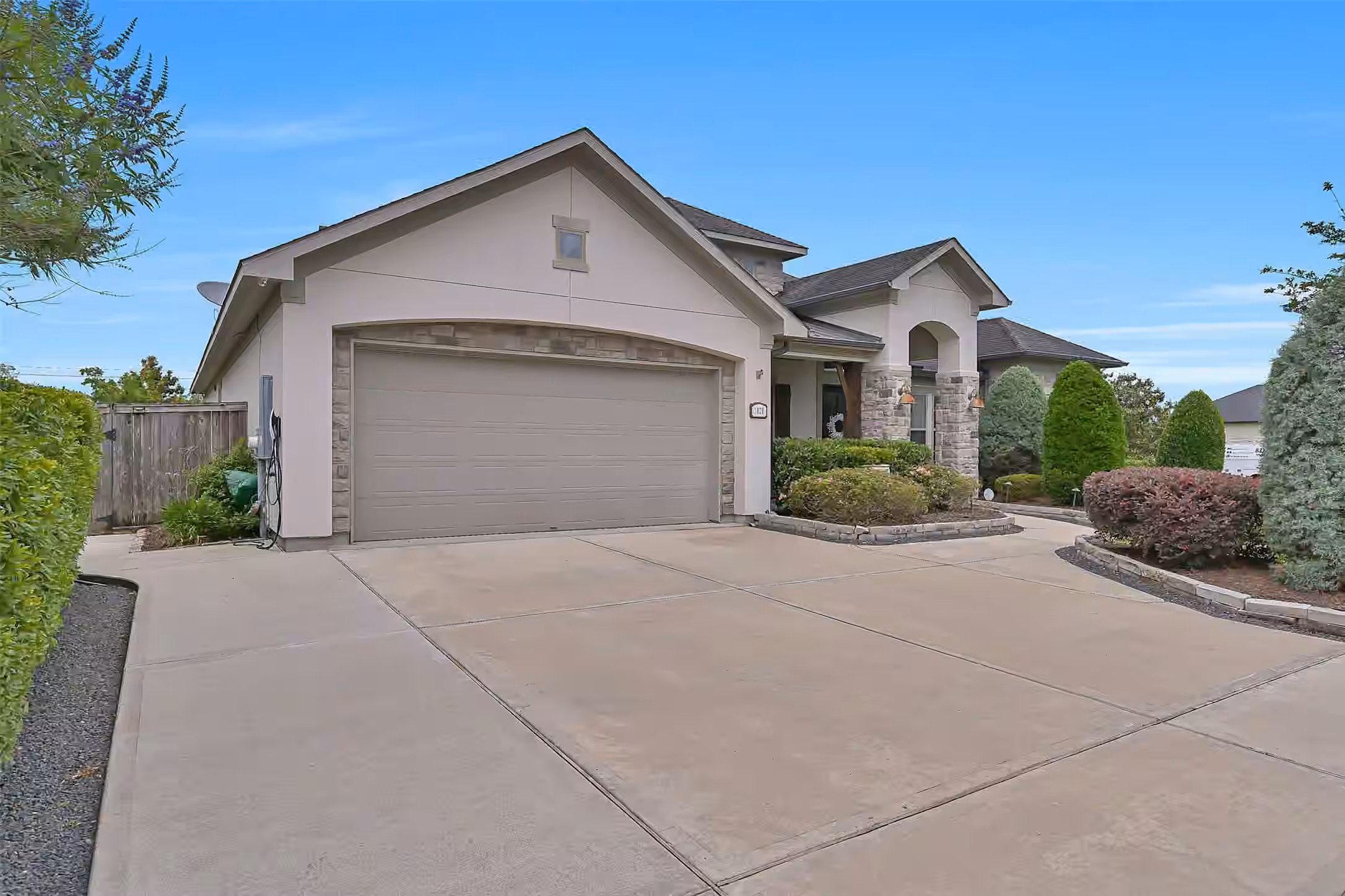 Photo 6 of 1821 Avery Lane, Friendswood, TX