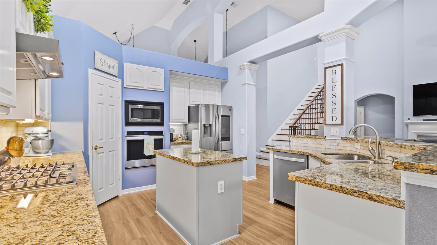 Photo 3 of 20214 Powerscourt Drive, Humble, TX