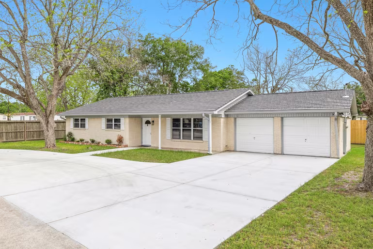 Photo of 202 Massey Tompkins Road, Baytown, TX 77521