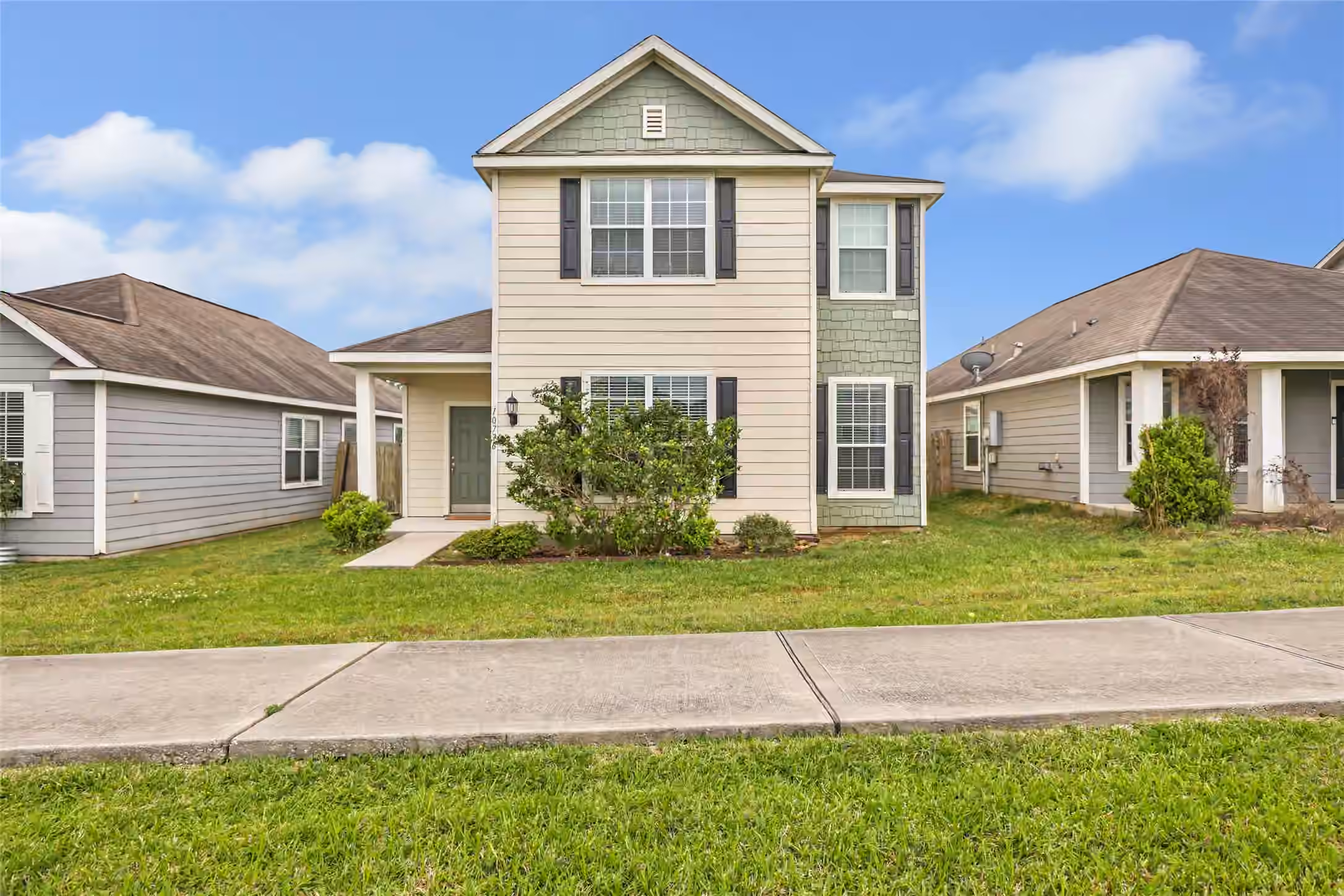 Photo 4 of 10776 S Lake Mist Lane, Willis, TX