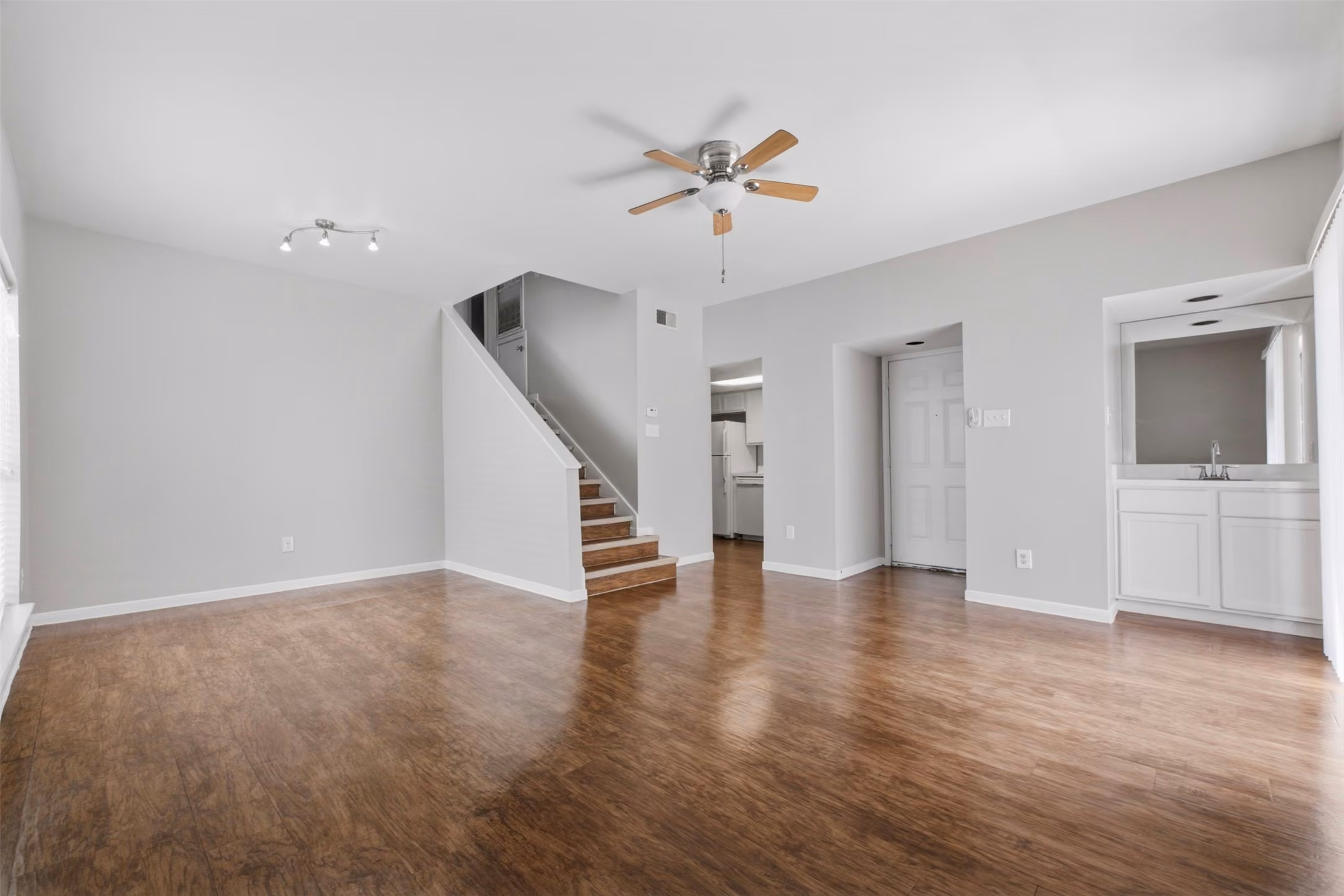 Photo 3 of 3758 Tanglewilde Street E1, Houston, TX
