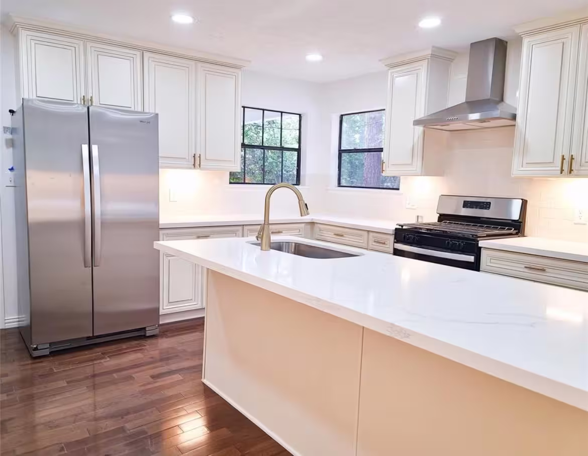 Photo 5 of 1710 Hill Top Lane, Kingwood, TX