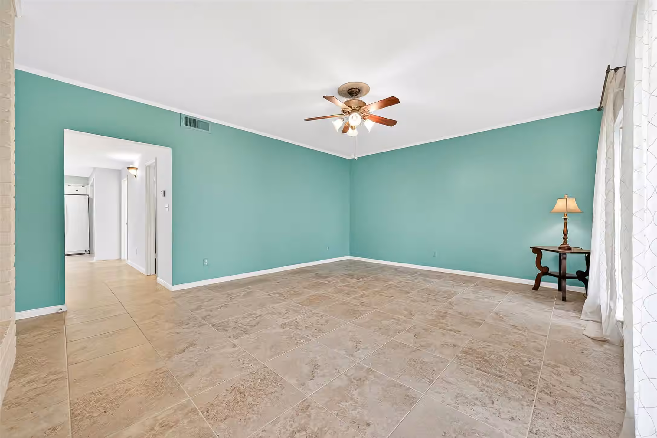 Photo 6 of 10712 Briar Forest Drive, Houston, TX