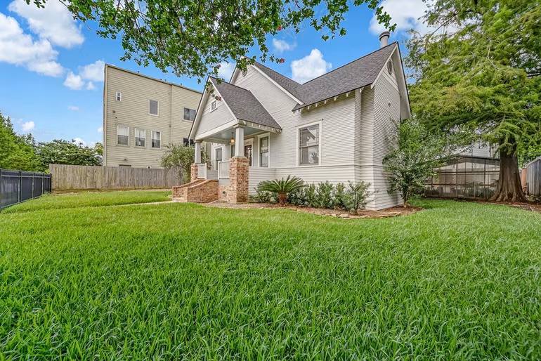Photo 3 of 2009 Arlington Street, Houston, TX