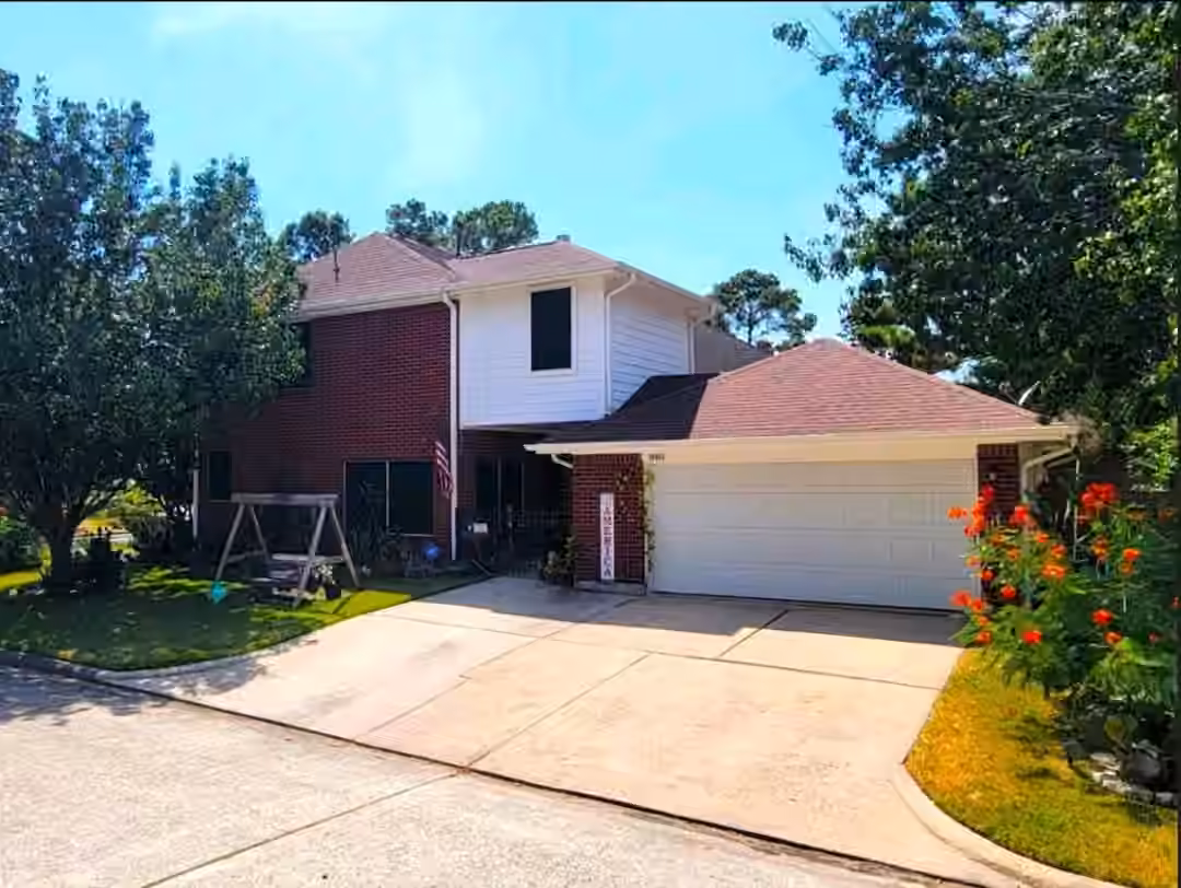 Photo 2 of 18402 Spinner Court Drive, Humble, TX
