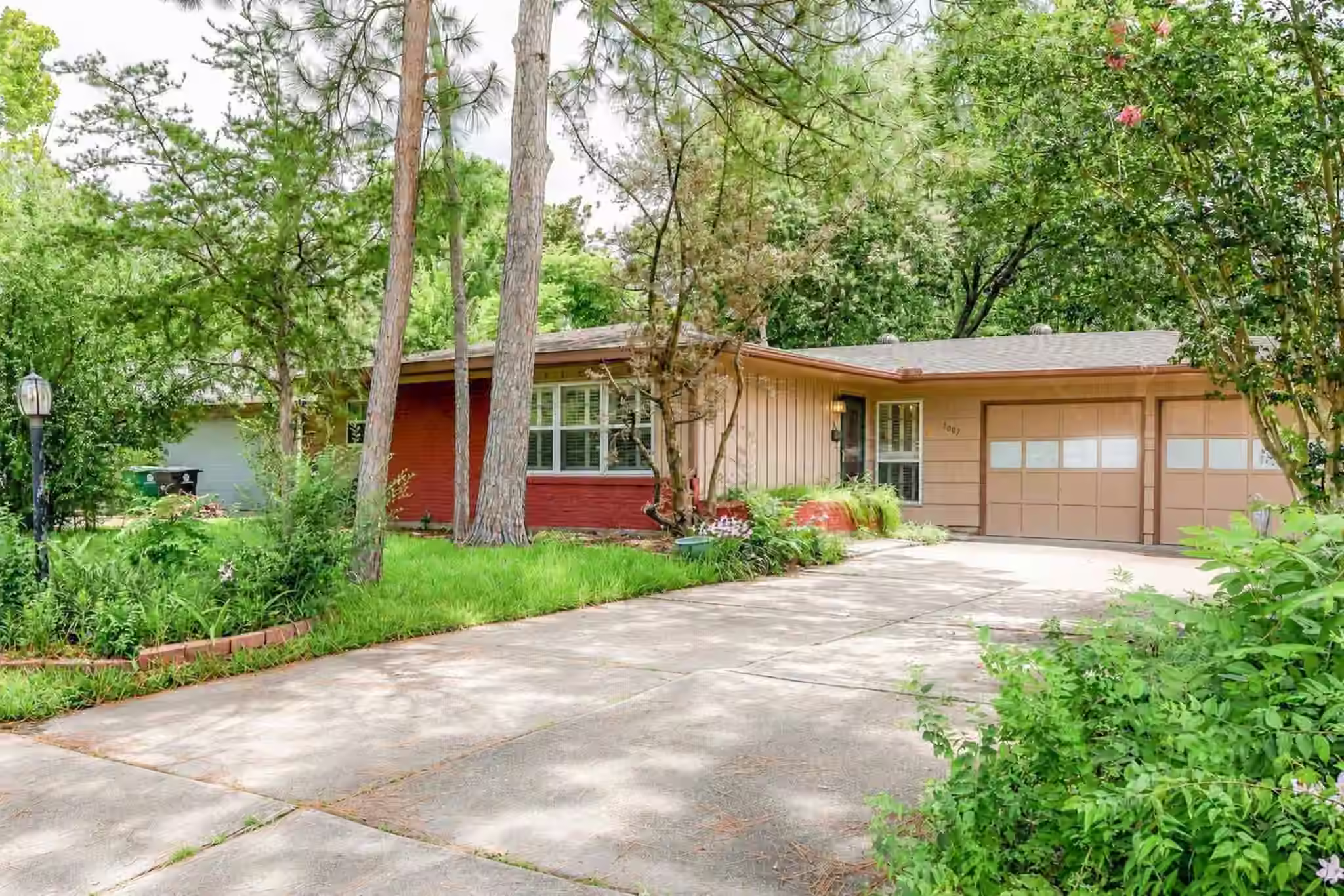 Photo of 7007 Edgemoor Drive, Houston, TX 77074