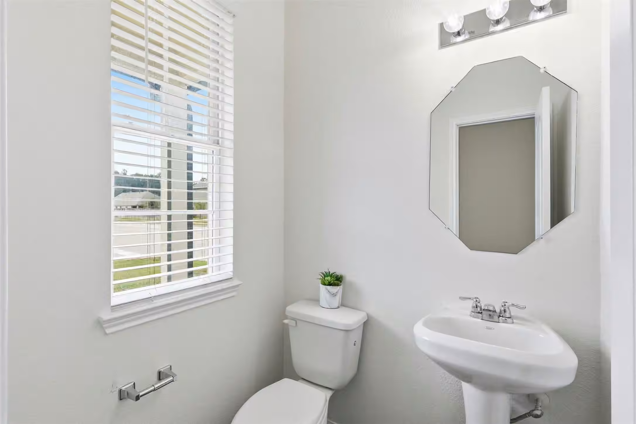 Photo 5 of 3503 Cannon Drive, Conroe, TX