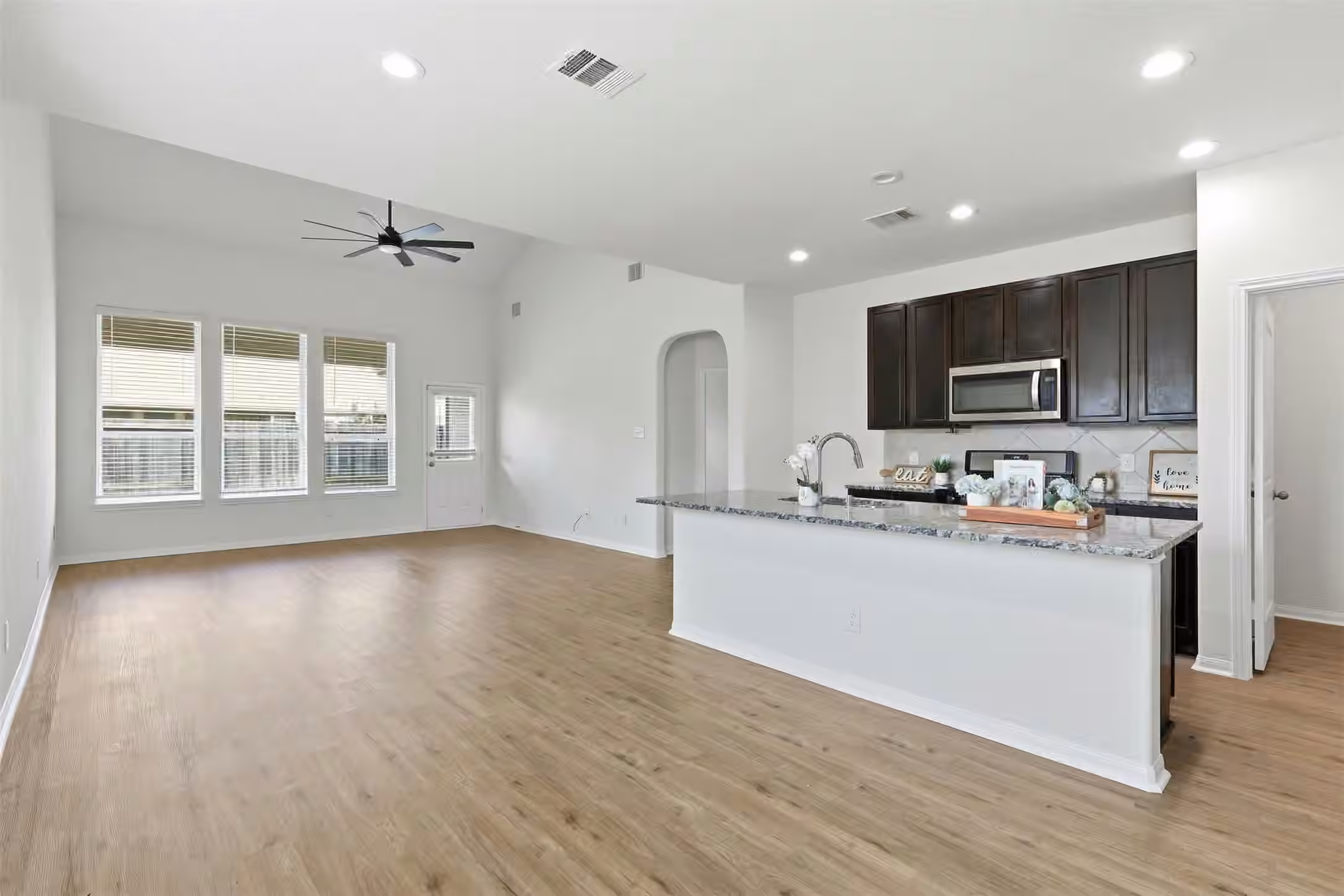 Photo 7 of 3503 Cannon Drive, Conroe, TX