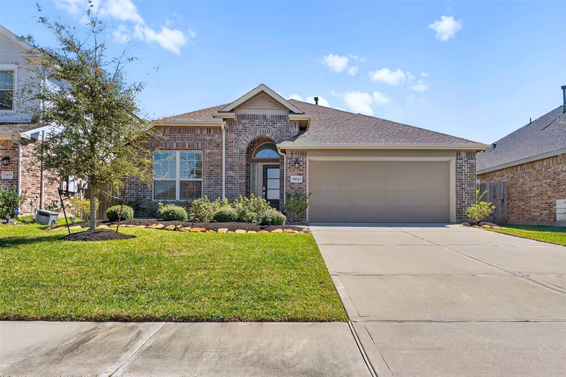 Photo of 19043 Pinewood Grove Trail, New Caney, TX 77357