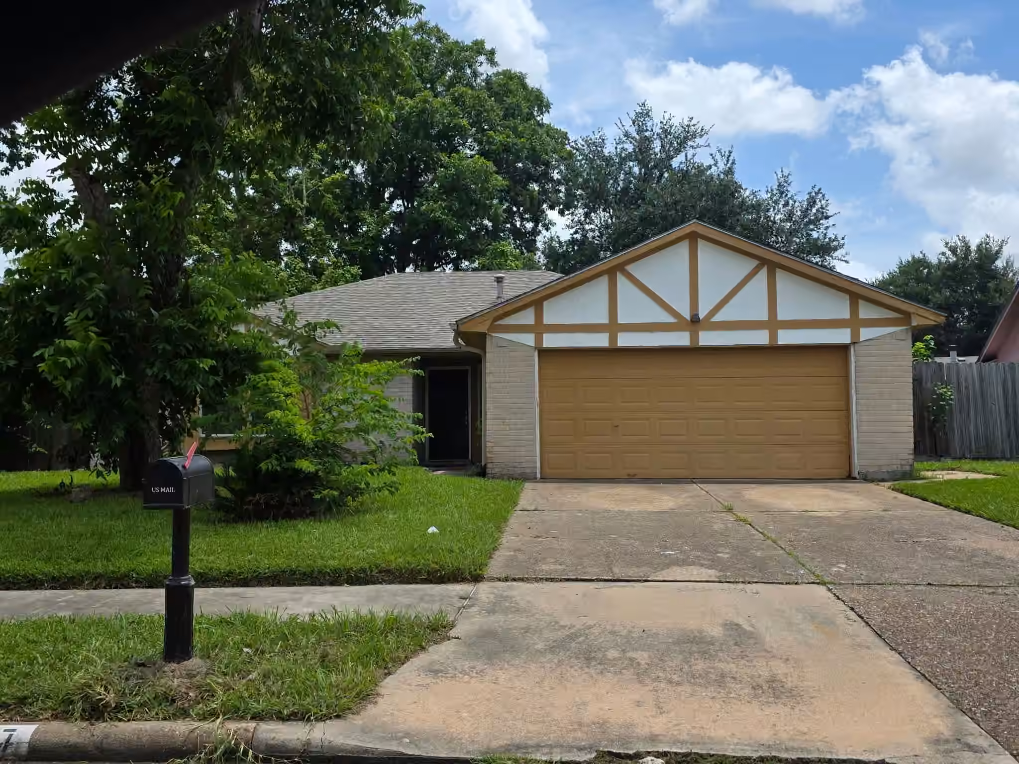 Photo 2 of 7507 Hablo Drive, Houston, TX