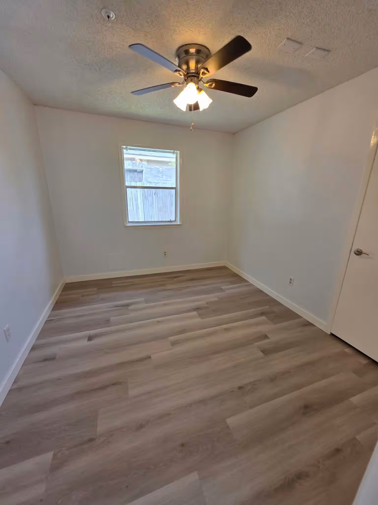 Photo 4 of 7507 Hablo Drive, Houston, TX