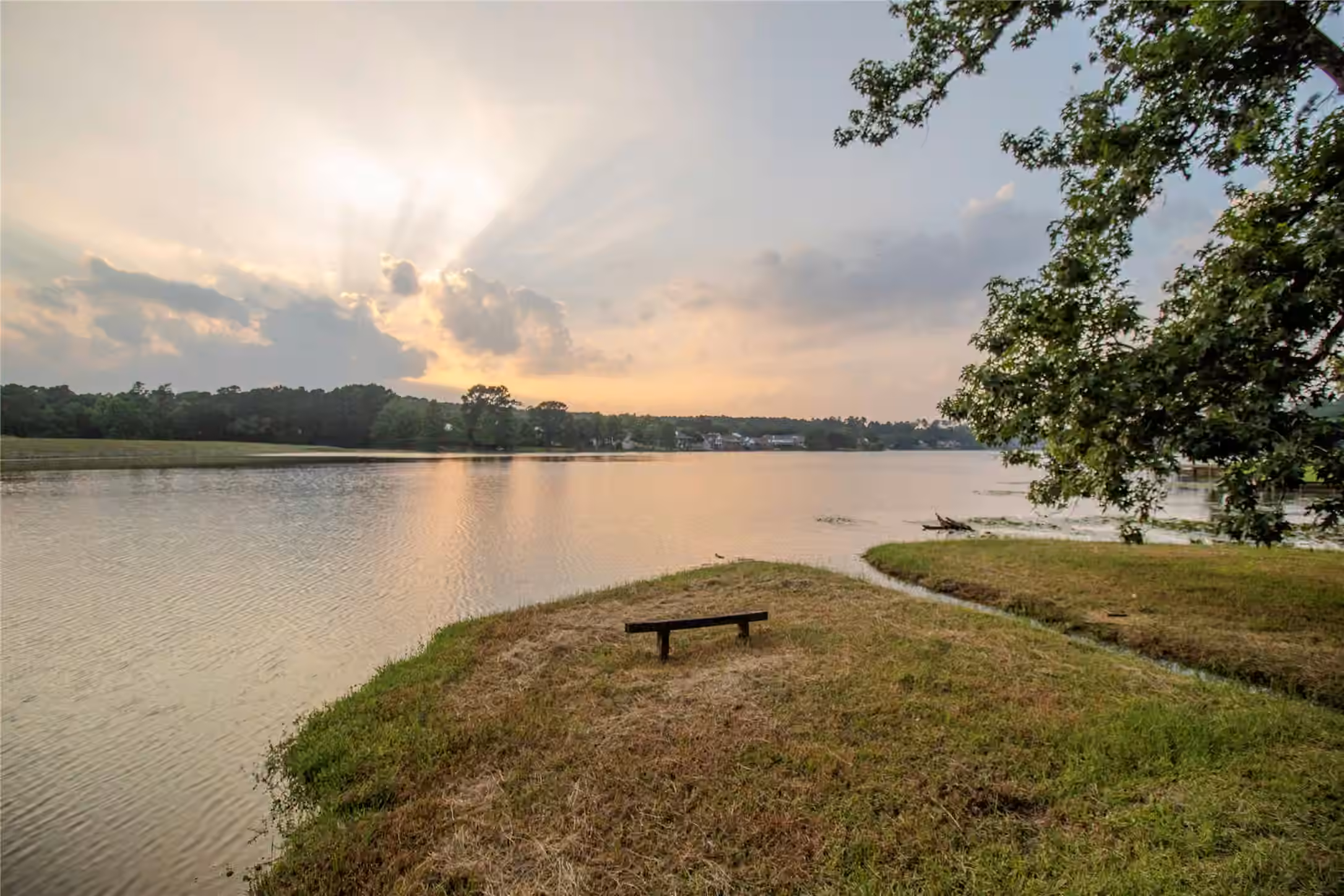 Photo of 1630 Green Briar Drive, Huntsville, TX 77340