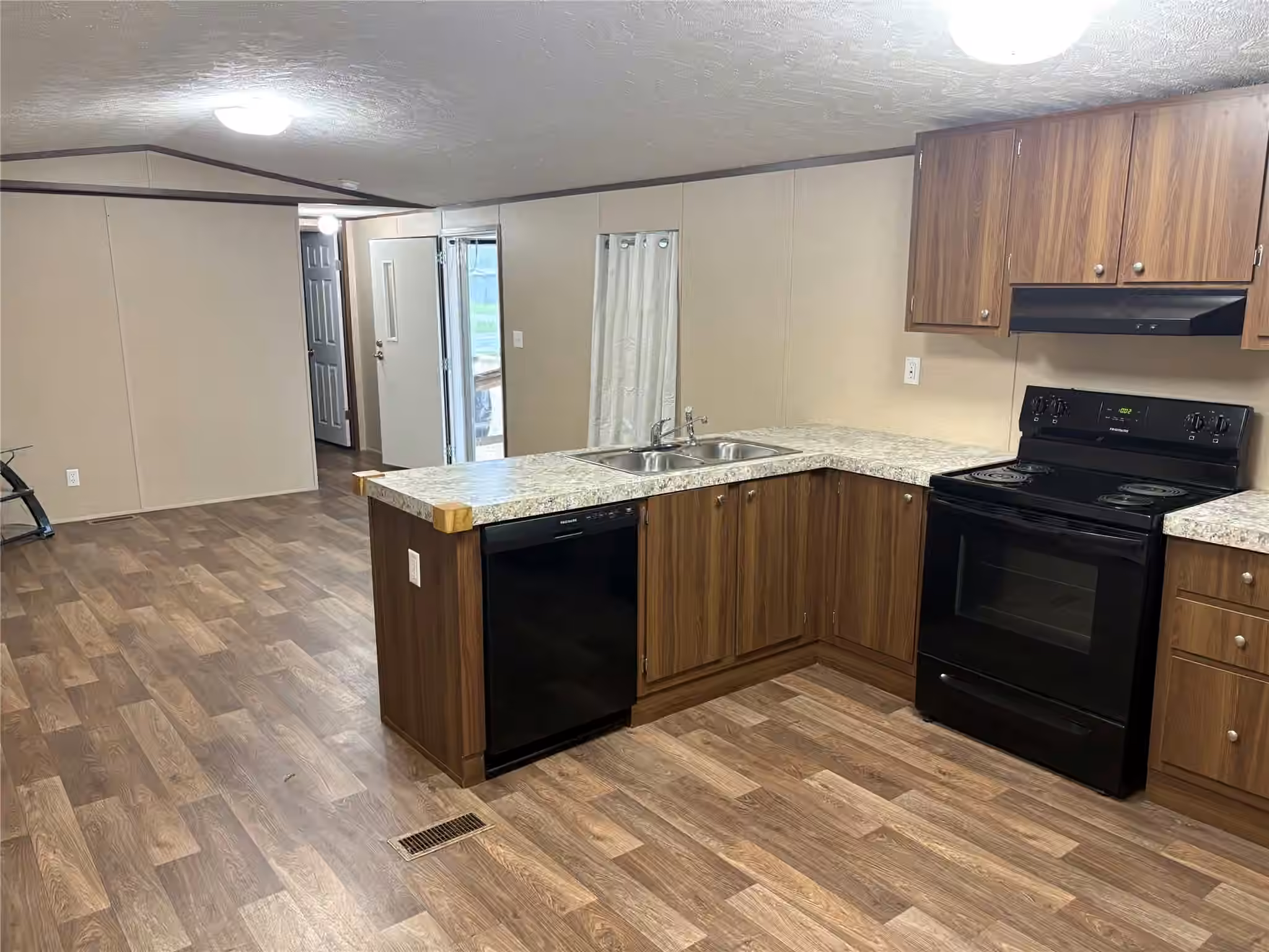 Photo 5 of 1311 Big Hawg Drive, Trinity, TX