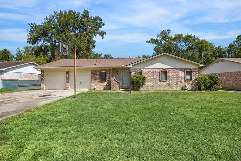 Photo of 735 Pas Trail, Huffman, TX 77336
