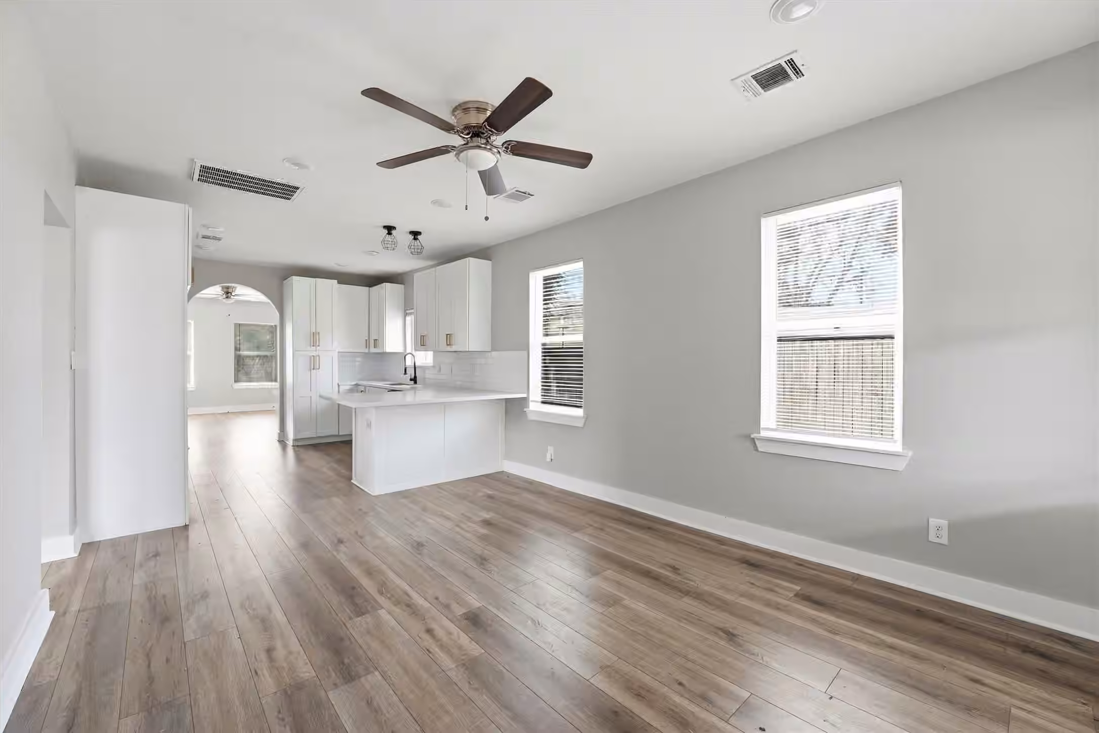 Photo 7 of 5715 Enid Street, Houston, TX