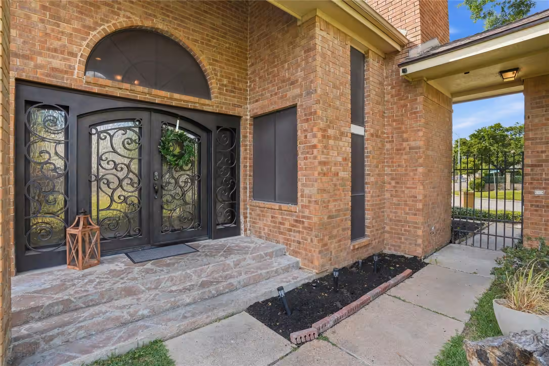 Photo 4 of 14643 S Hearthstone Green Drive, Houston, TX
