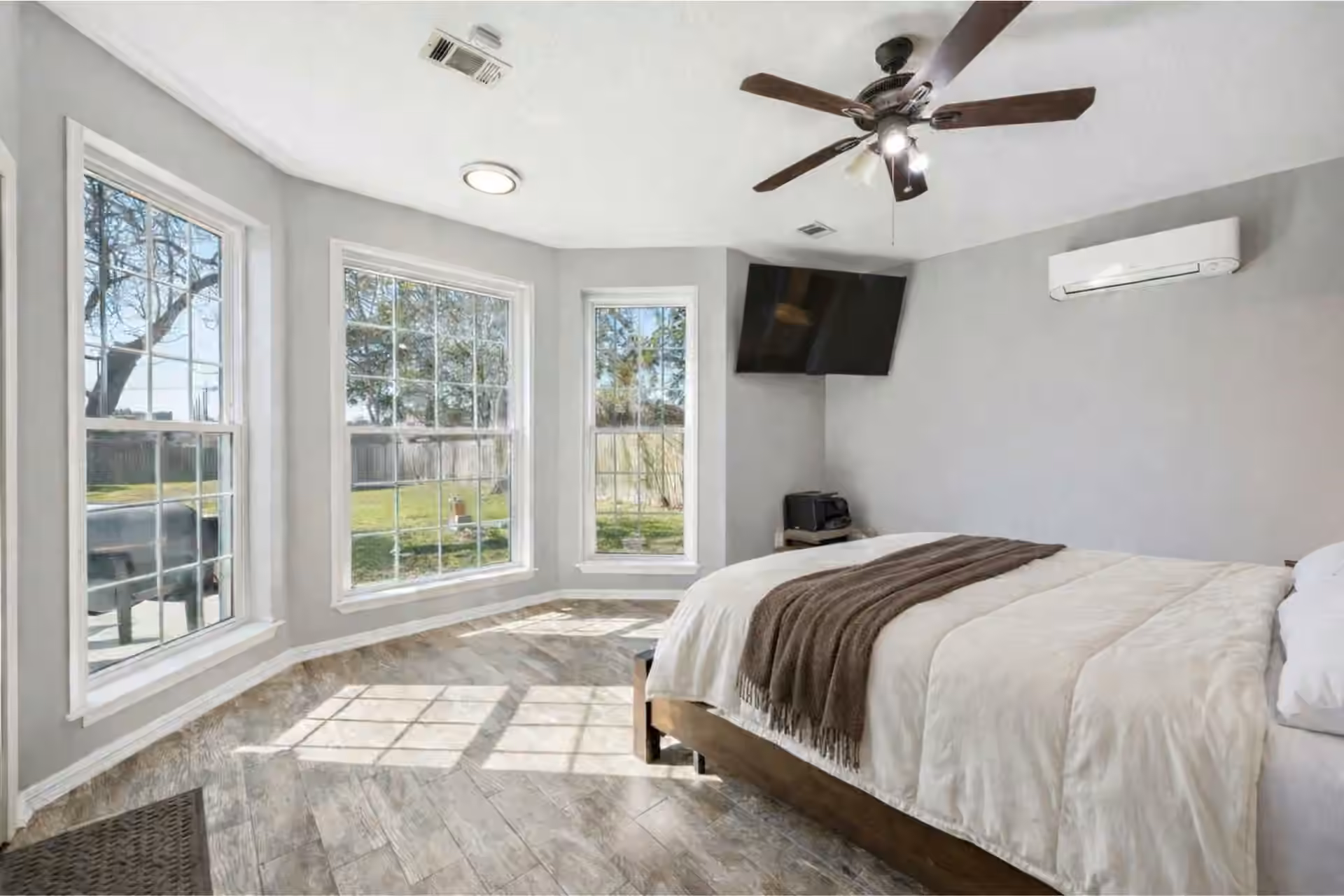 Photo 5 of 5503 Teakwood Lane, Magnolia, TX