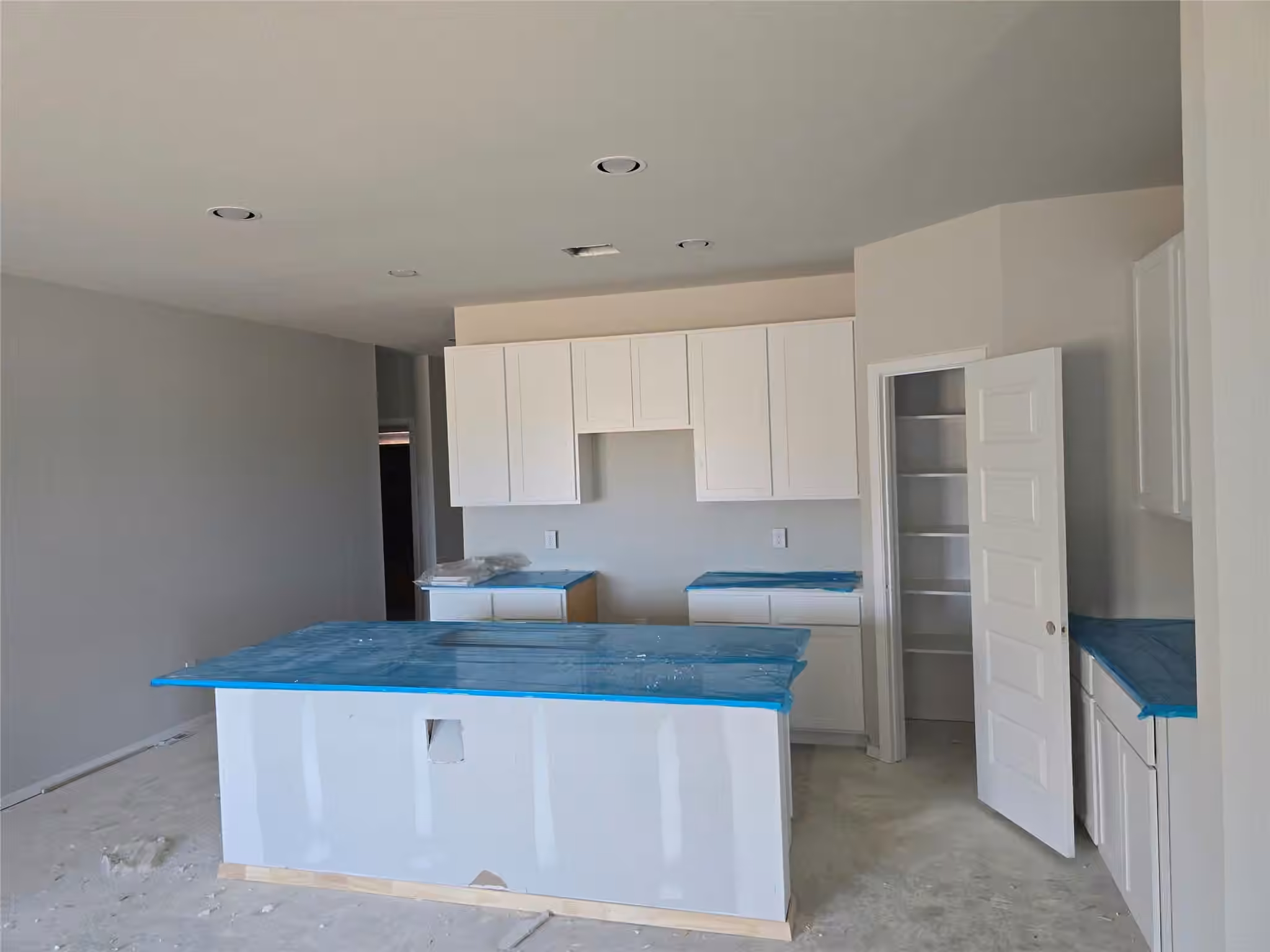 Photo 4 of 516 Deep Sands Drive, Waller, TX
