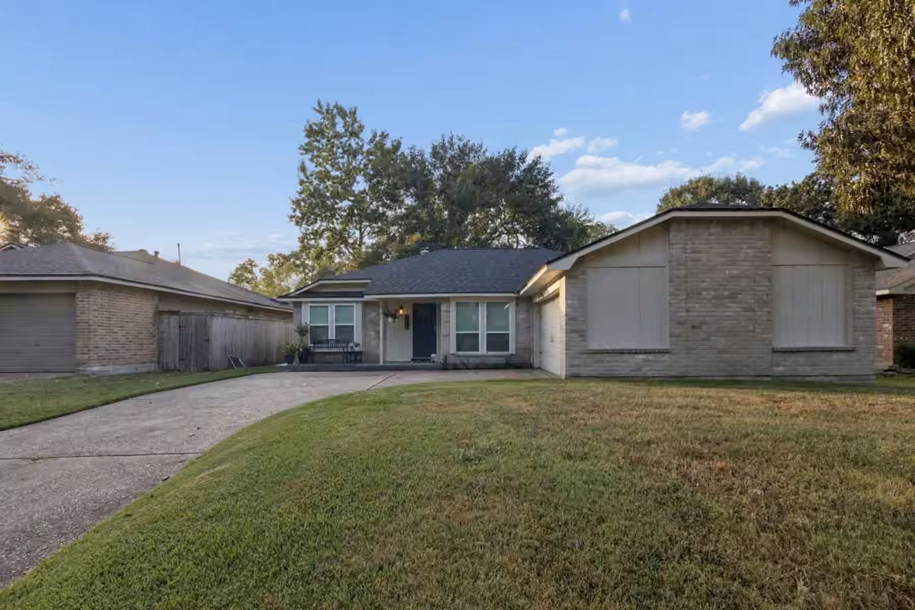 Photo 3 of 2903 Parkwood Manor Drive, Houston, TX
