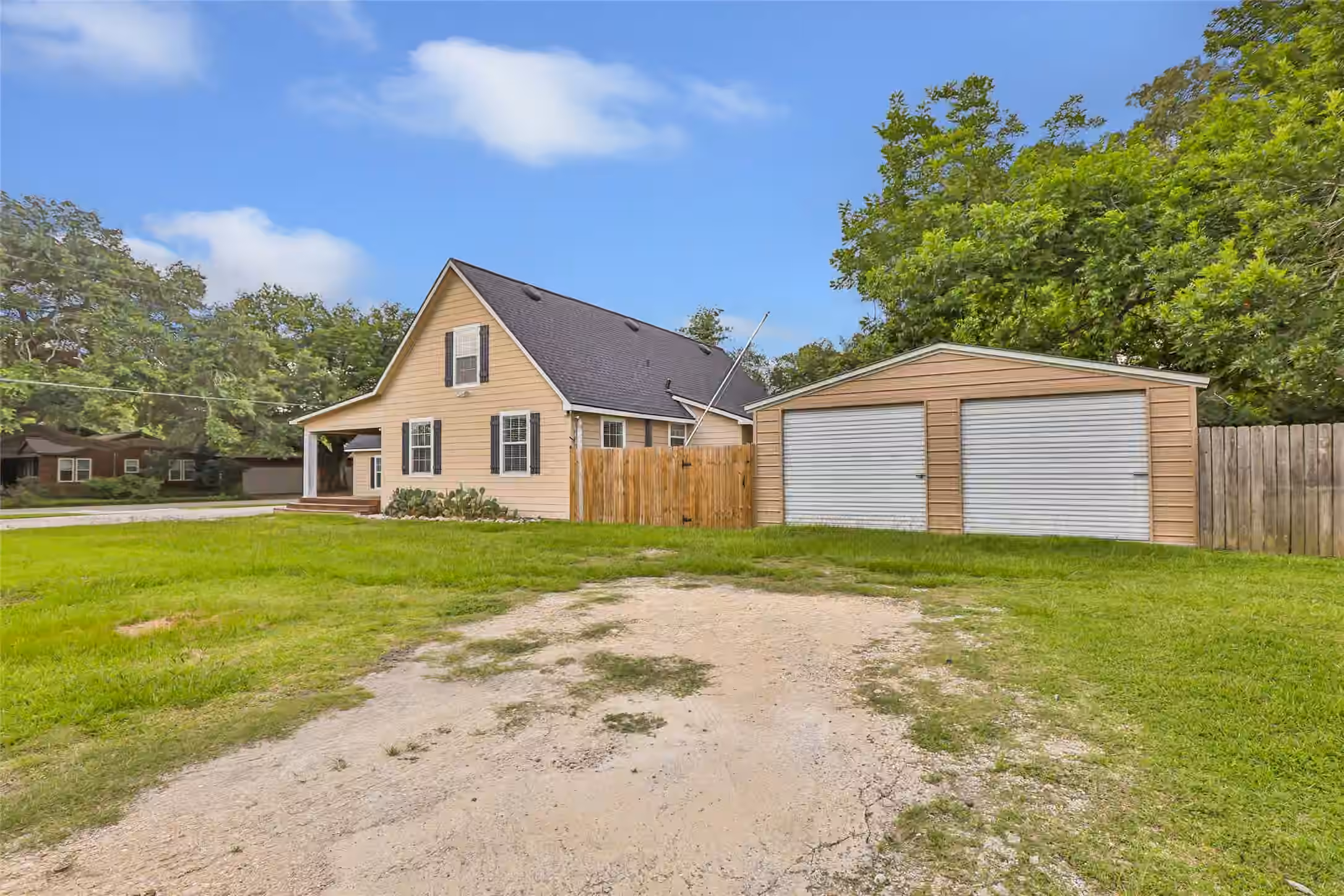 Photo 3 of 202 E Kay Street, Dayton, TX