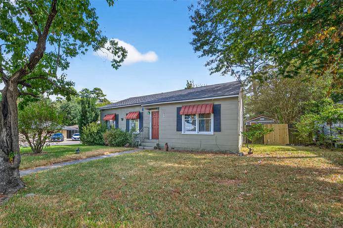 Photo 5 of 1020 Houston Street, Conroe, TX
