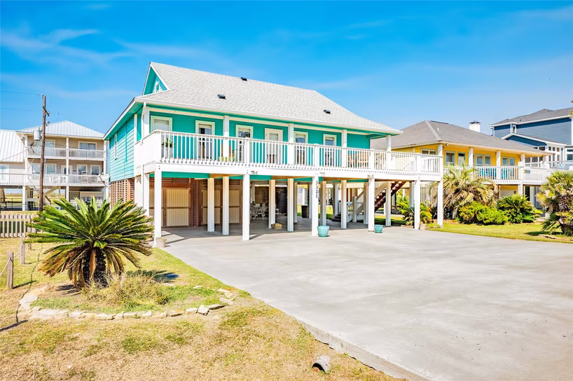 Photo 2 of 3321 Prides Way, Crystal Beach, TX