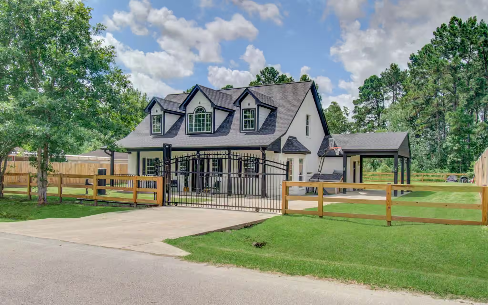 Photo 4 of 203 Antelope Drive, Crosby, TX