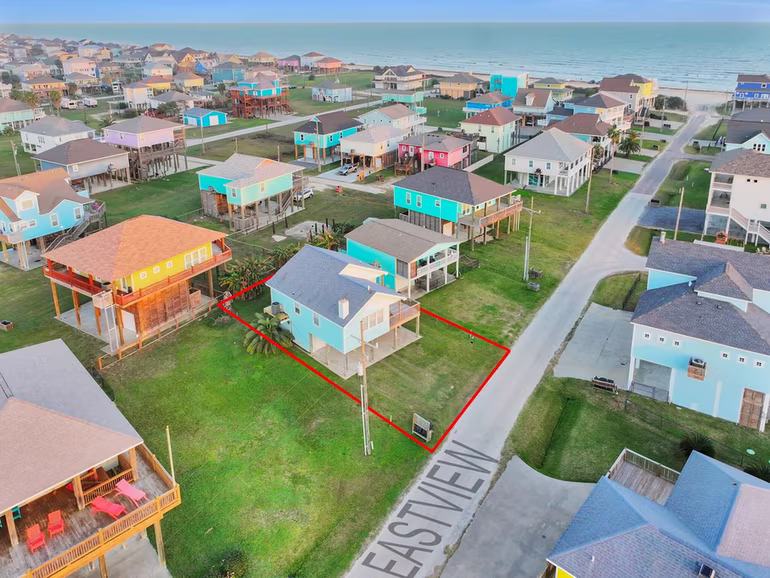 Photo of 836 Eastview, Crystal Beach, TX 77650