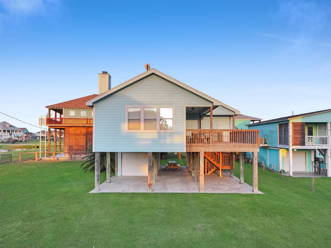 Photo 5 of 836 Eastview, Crystal Beach, TX