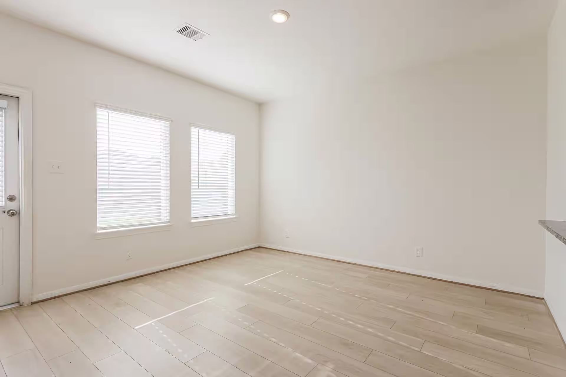 Photo 5 of 14846 Darbydale Drive, Houston, TX