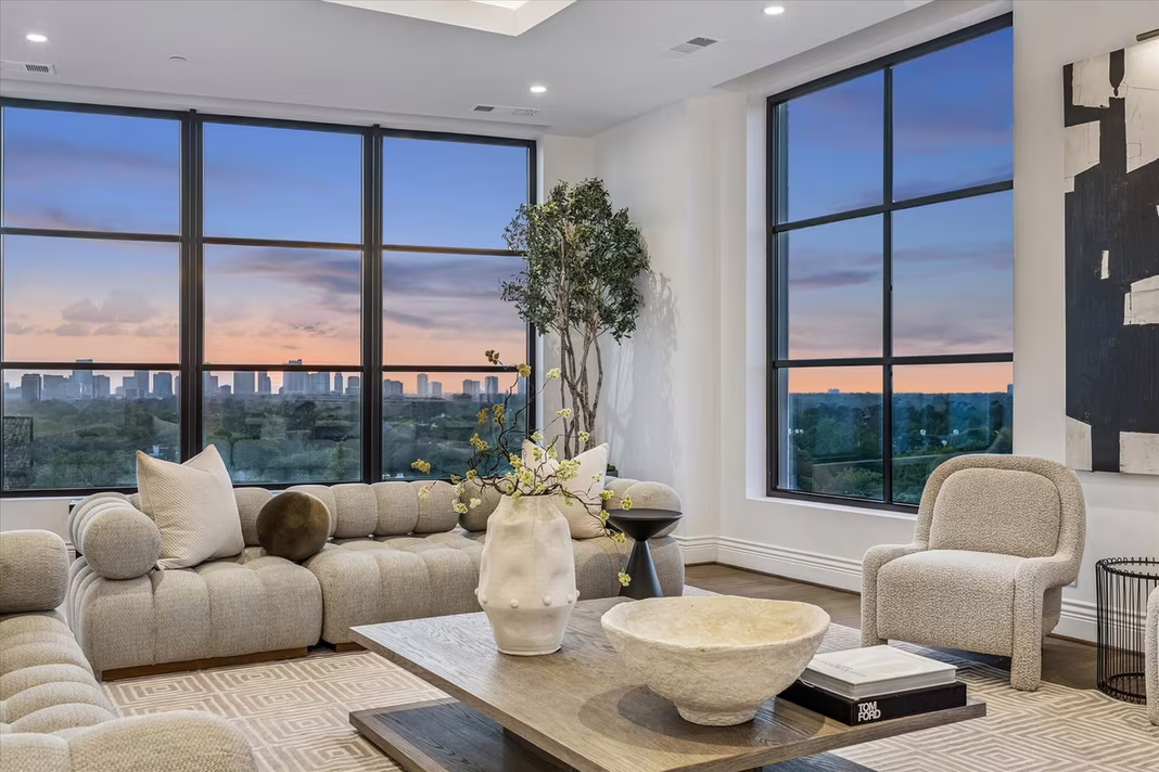 Photo of 2323 San Felipe Street 901, Houston, TX