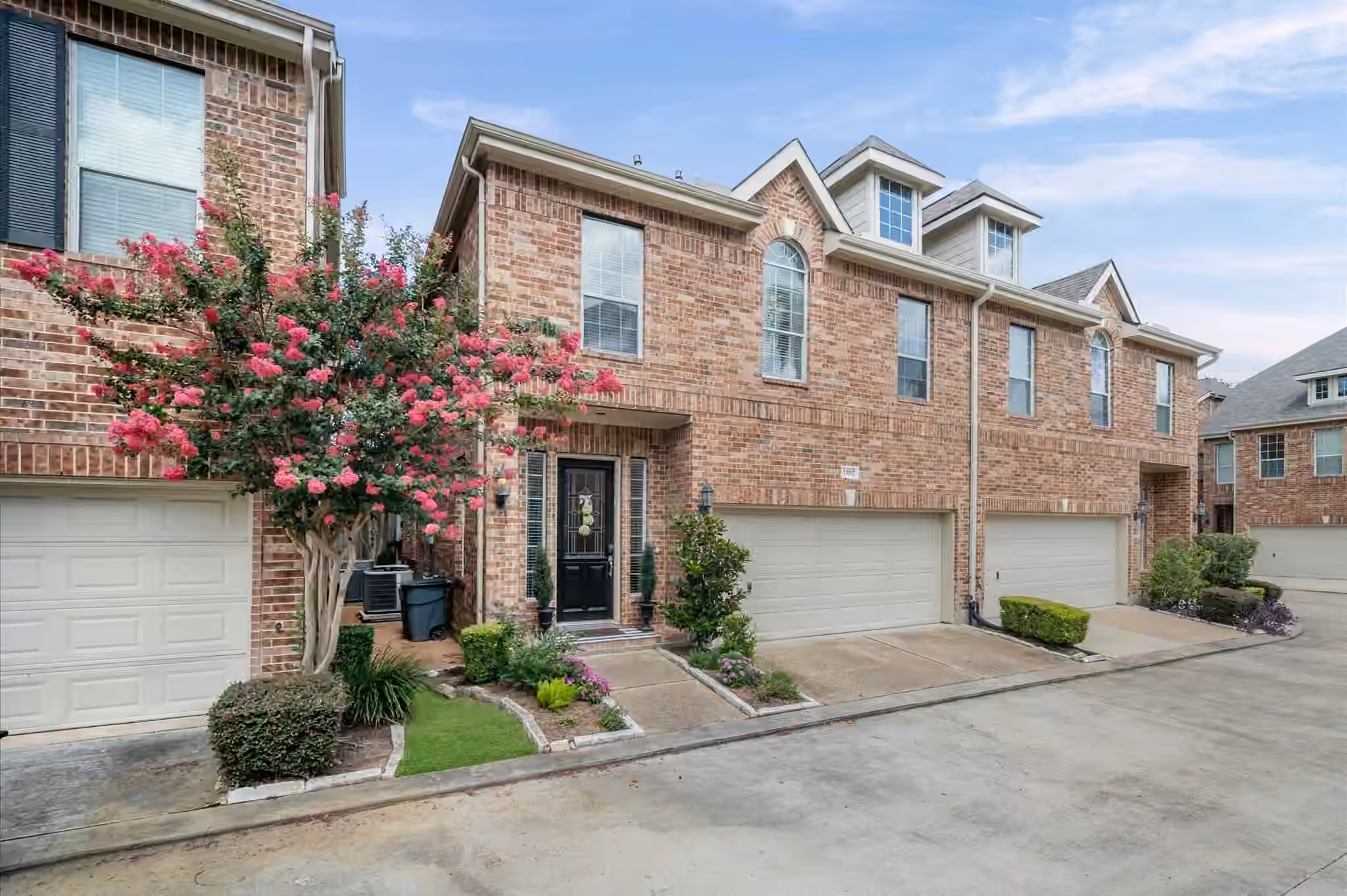 Photo 2 of 1507 Shady Villa Fern, Houston, TX