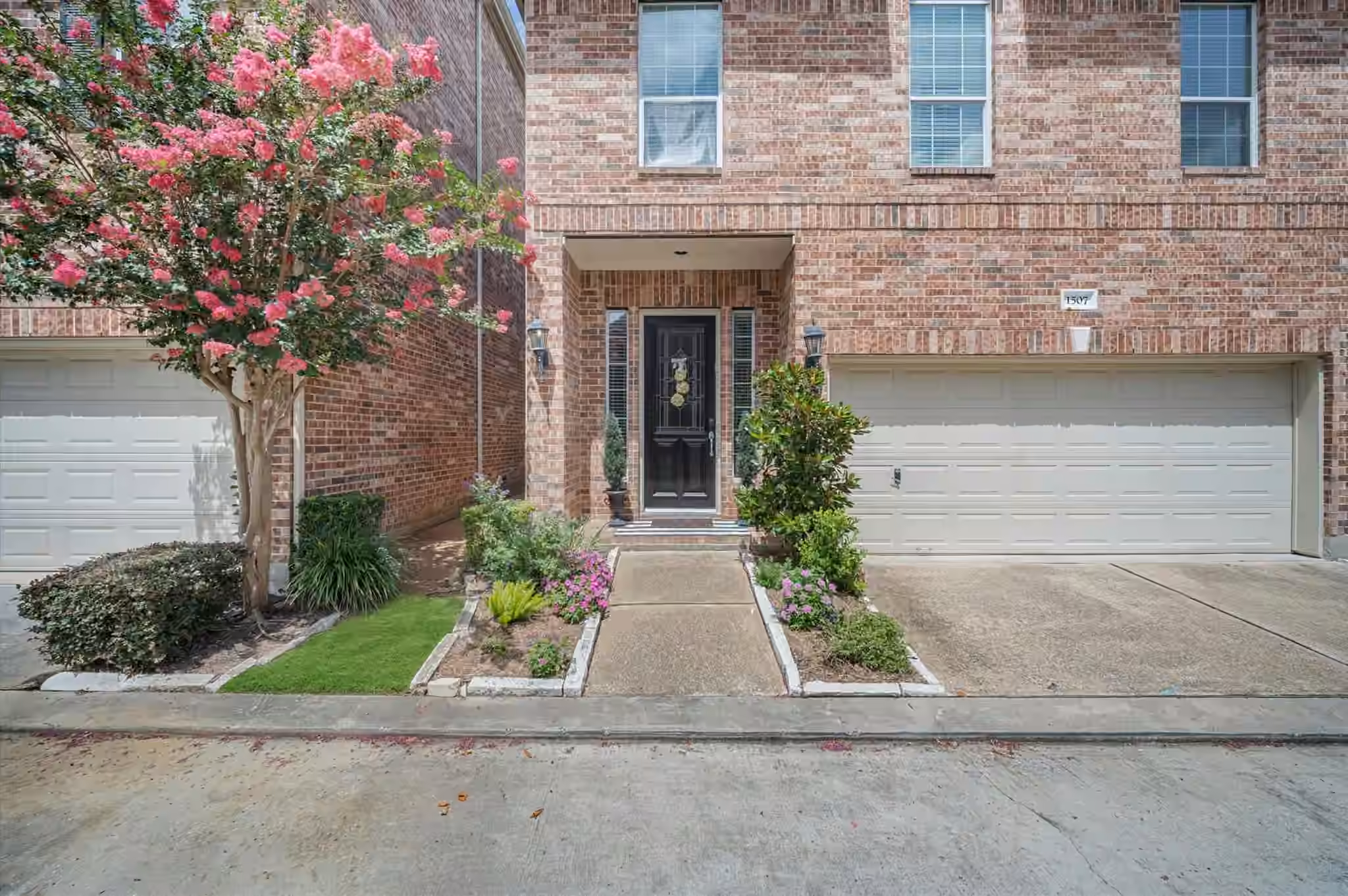 Photo 3 of 1507 Shady Villa Fern, Houston, TX
